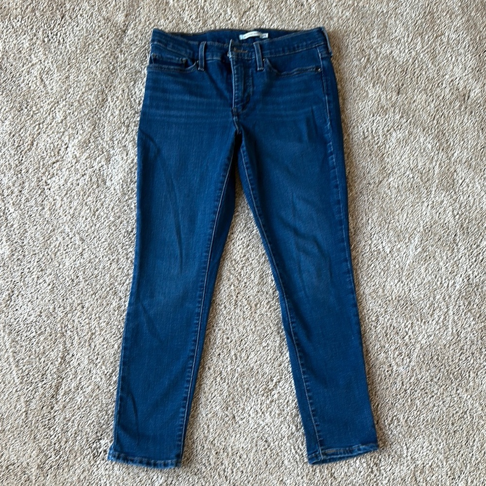 Levi's Skinny Blue Jeans with Classic Denim Texture